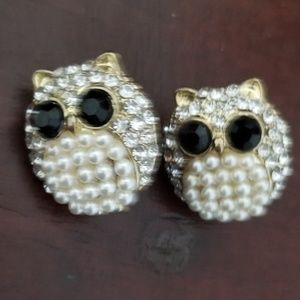 NWOT faux pearl and rhinestone owl earrings